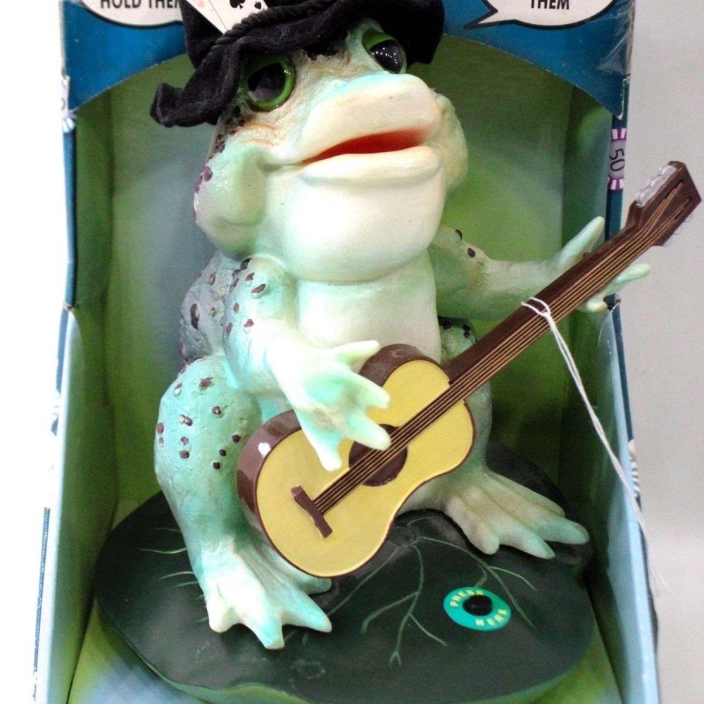 DanDee The Gambler Singing Frog 1997ish Musical Animated Poker Frog with Guitar